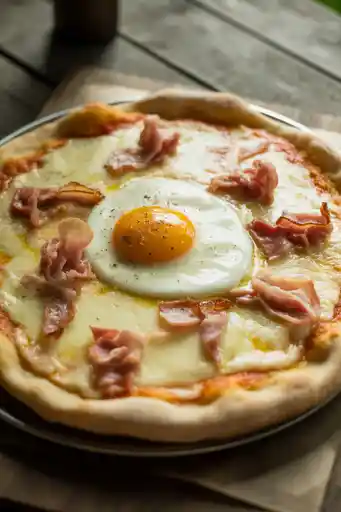 Authentic Italian Pizza Carbonara Recipe – Creamy, Cheesy, and Delicious